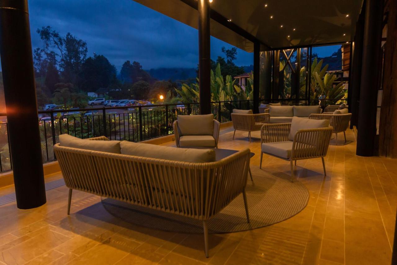 מלון מניזאלס Termales El Otono מראה חיצוני תמונה The lobby of the hotel
