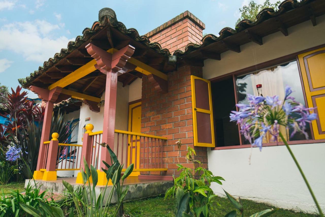 מלון מניזאלס Termales El Otono מראה חיצוני תמונה A typical house in El Retiro